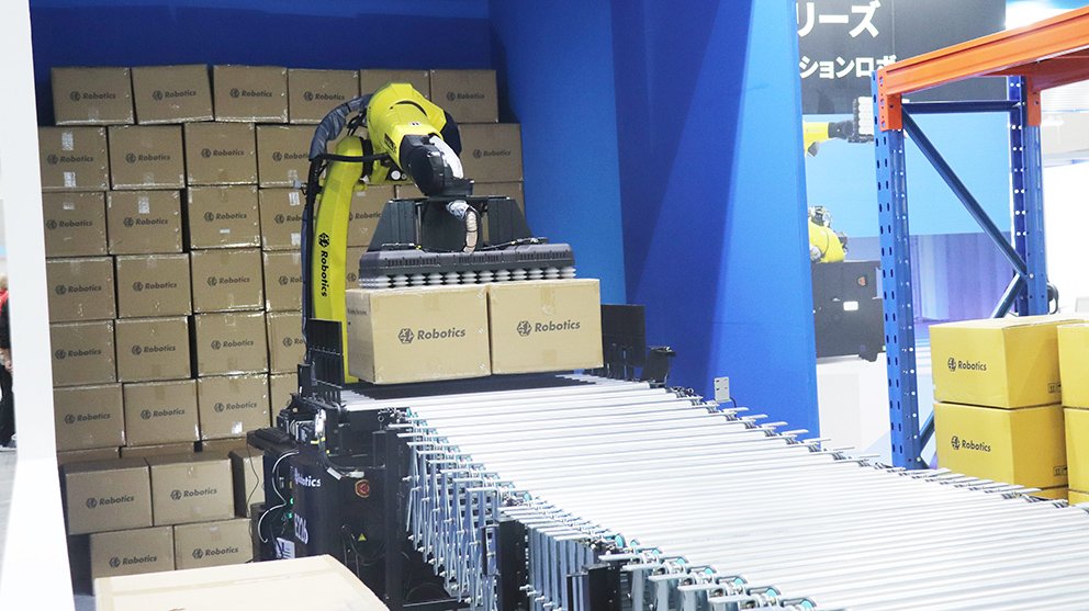 関西物流展XYZ Robotics.jpg