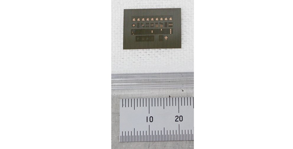 12面技術トレンド・フェムト秒レーザー加工機P3二九精密機械工業(麻雀牌).jpg
