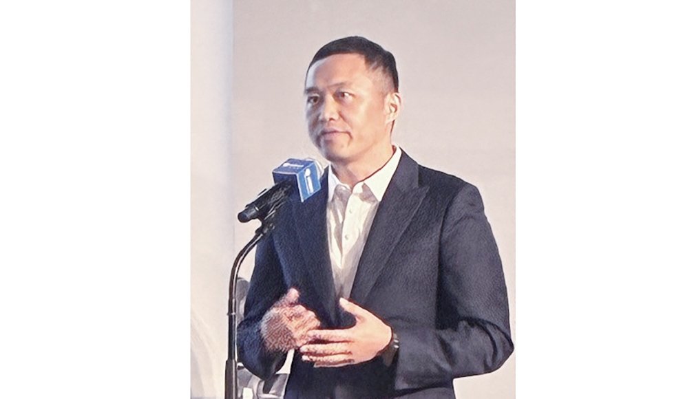 扉の先ジェリー・リュウＣＥＯ.jpg