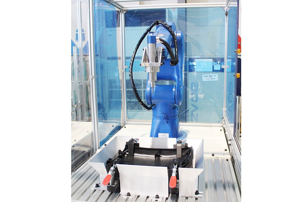 7面RTJ特集・インタビュー・ロボット加工技術研究会岡会長P2.jpg