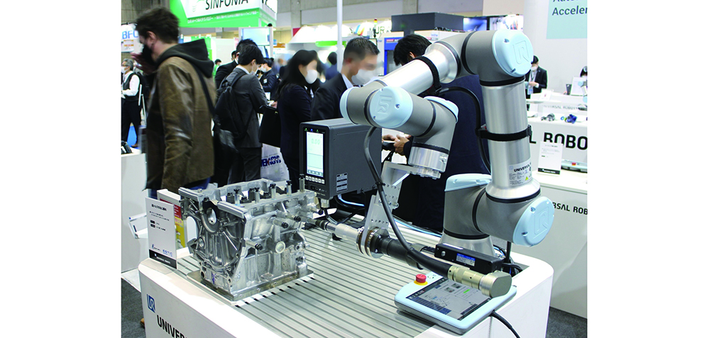 14・15面国際ロボット展・協働ロボットP5ユニバーサルロボット.jpg